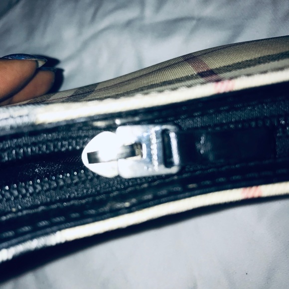 Burberry Mini leather bag - Picture 6 of 8